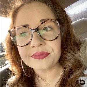 Meet your Posher, Hayleigh